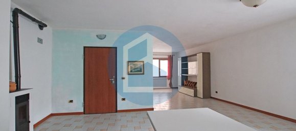 3-salle Appartement à Berzo Inferiore, Italy No. 122291 8
