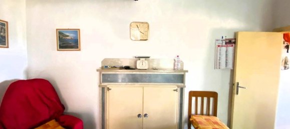 Замки и поместья с 4 комнатами в Пальмоли, Италия № 107148 4