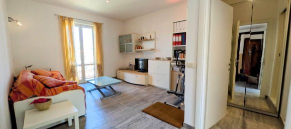 3 rooms Apartment in La Spezia, Italy No. 299867 2