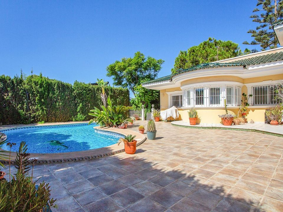 Вилла с 5 спальнями в Торревьеха, Испания № 184710