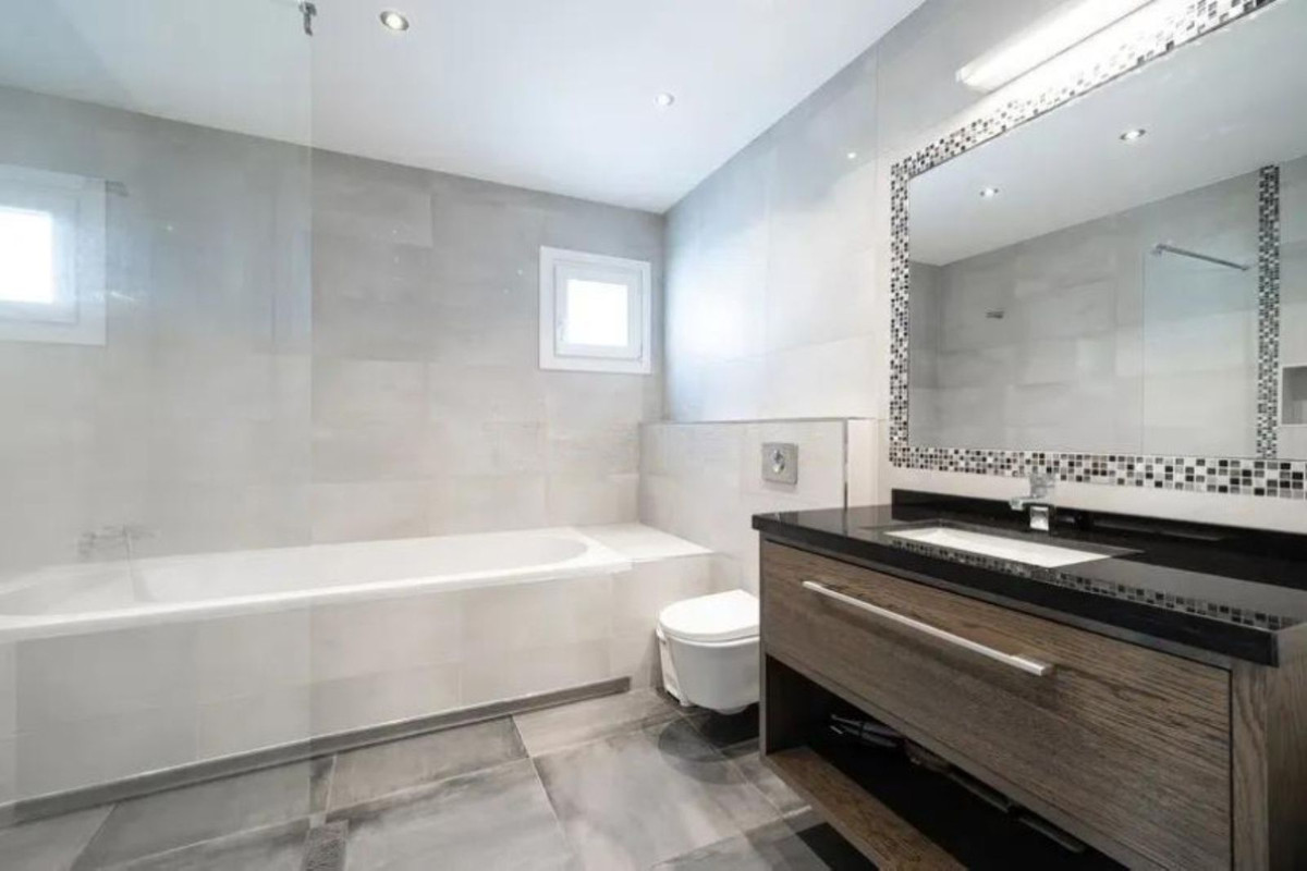 3 bedrooms Villa in Marbella, Spain No. 184395