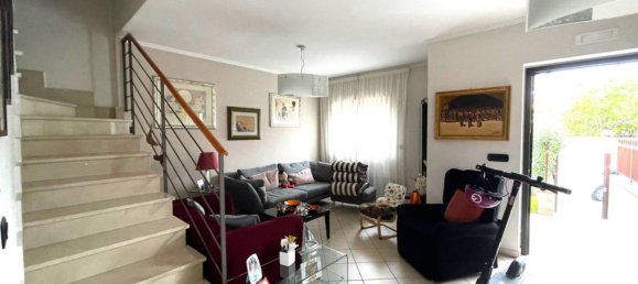 3 Schlafzimmer Wohnung in Salerno, Italy, Nr. 26844 5