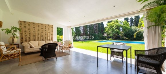 4 bedrooms Villa in Marbella, Spain No. 136586 3