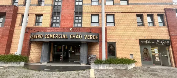 49m² Commercial property in Rio Tinto, Portugal No. 82714 8