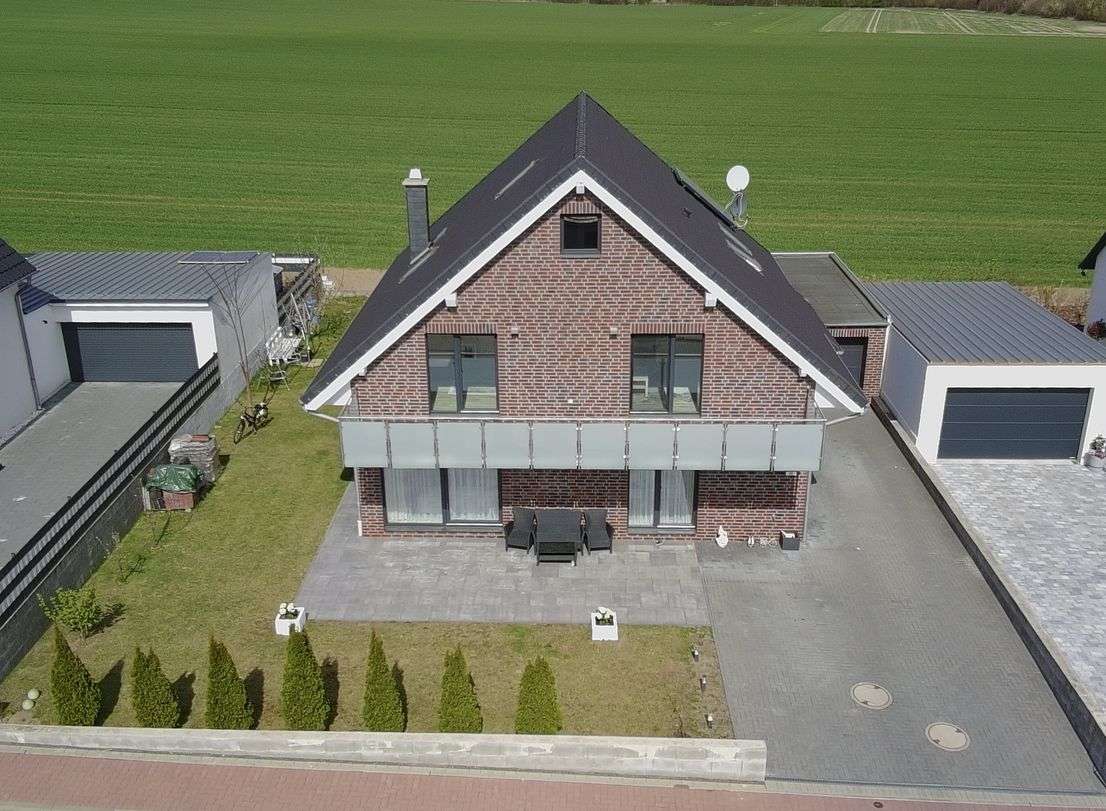 5 bedrooms House in Salzgitter, Germany No. 316911