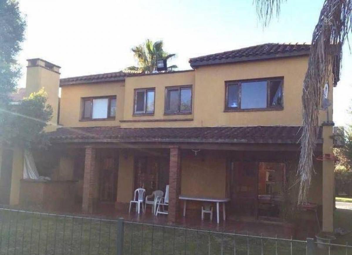 3 bedrooms House in Tigre, Argentina No. 19625