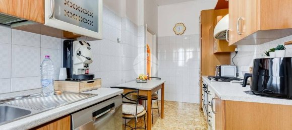 2 bedrooms Apartment in Rome, Italy No. 54749 3