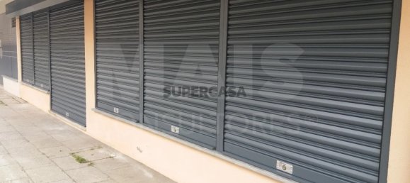 200m² Commercial property in Corroios, Portugal No. 160300 4