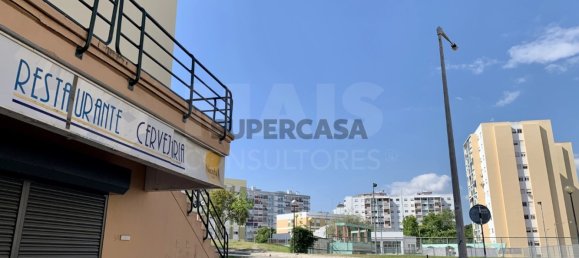 200m² Commercial property in Corroios, Portugal No. 160300 9