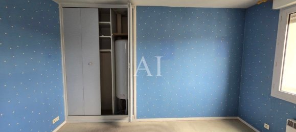 2 bedrooms Apartment in Bourges, France No. 60772 3