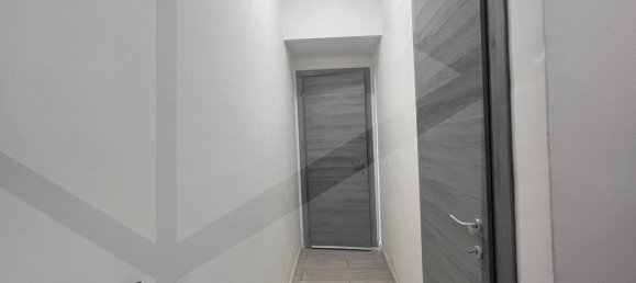 3-Zimmer Wohnung in Naples, Italy, Nr. 17117 28