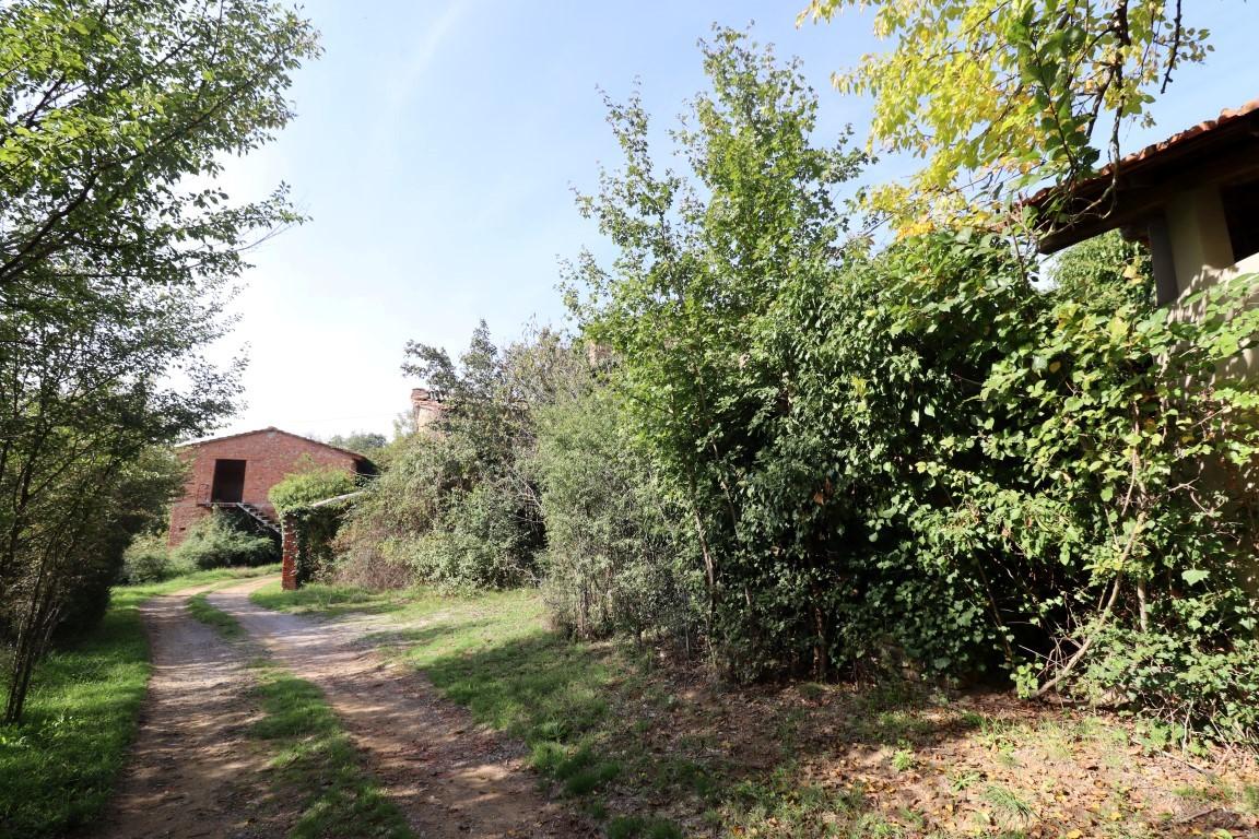 Casa de 15 habitaciónes en Bucine, Italy No. 233192