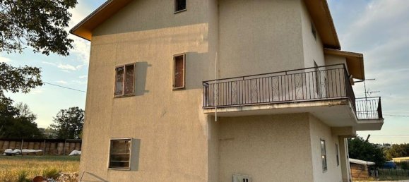 4 rooms House in Campobasso, Italy No. 102968 7