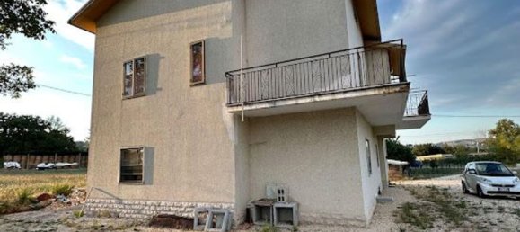 4 rooms House in Campobasso, Italy No. 102968 6