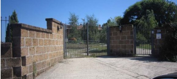 4 rooms Apartment in Monterosi, Italy No. 200163 3