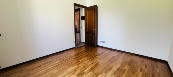 5-Zimmer Wohnung in Monte San Pietro, Italy, Nr. 221079 3