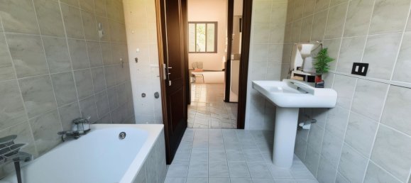 5-Zimmer Wohnung in Monte San Pietro, Italy, Nr. 221079 21