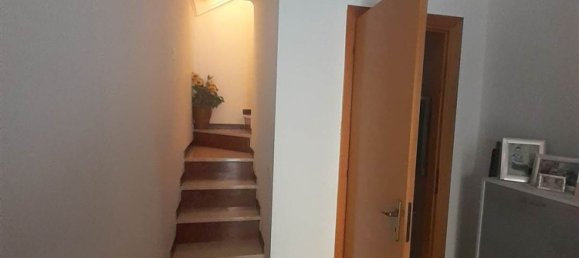 Дом с 6 комнатами в Ферла, Италия № 224082 3