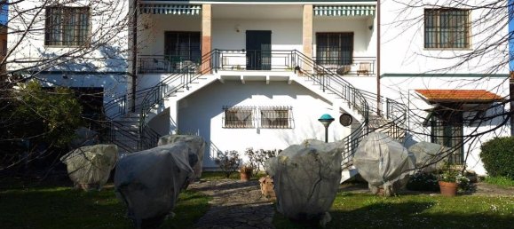 Villa de 4 dormitorios en Vecchiano, Italy No. 186165 4