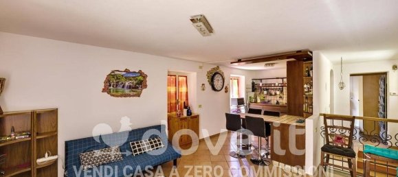2 Schlafzimmer Wohnung in Luino, Italy, Nr. 361521 4