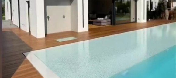 5 bedrooms Commercial property in Vari, Greece No. 2818 2