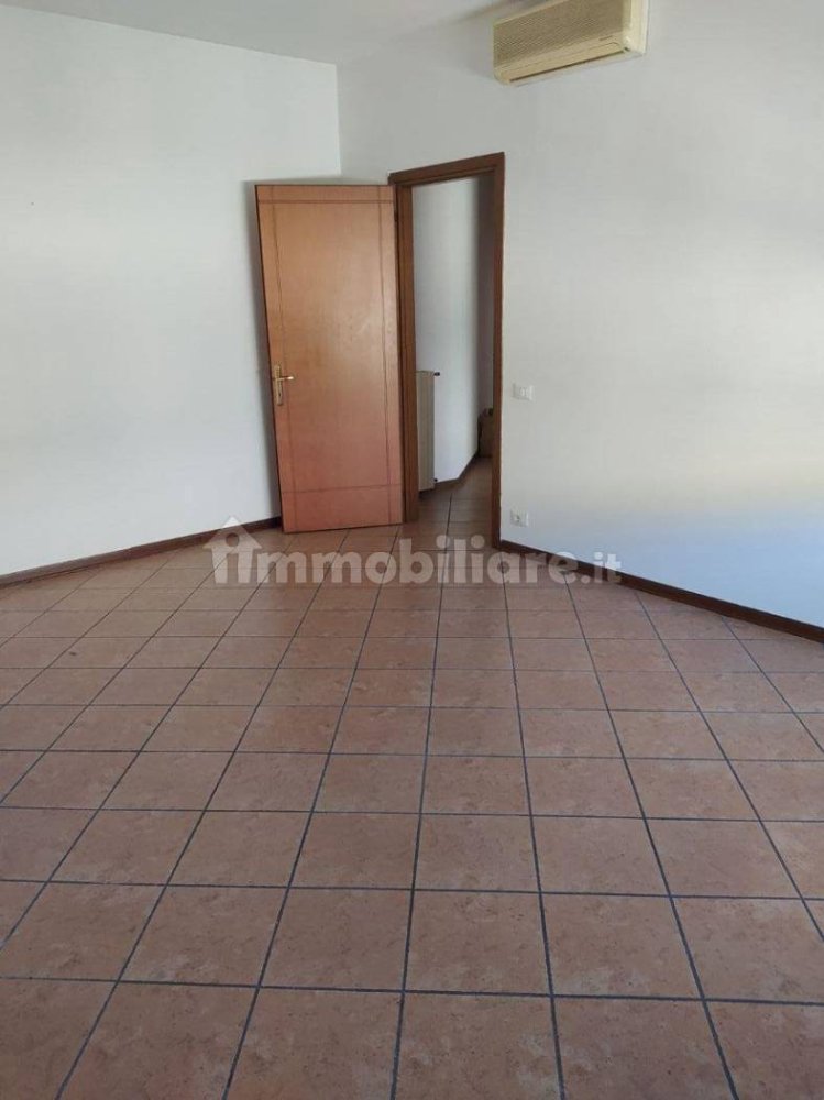 Офис с 2 комнатами в Падуя, Италия № 272574