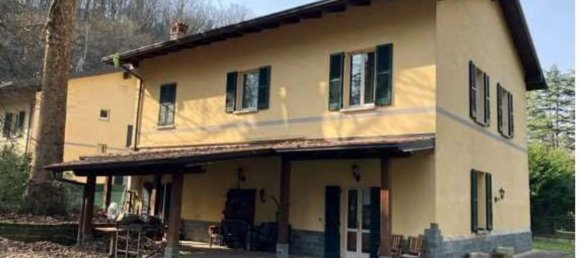 Apartamento de 10 habitaciónes en Carate Brianza, Italy No. 5324 2