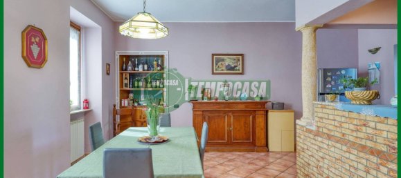 3 Schlafzimmer Villa in Varese, Italy, Nr. 307845 2