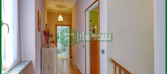 3 Schlafzimmer Villa in Varese, Italy, Nr. 307845 25