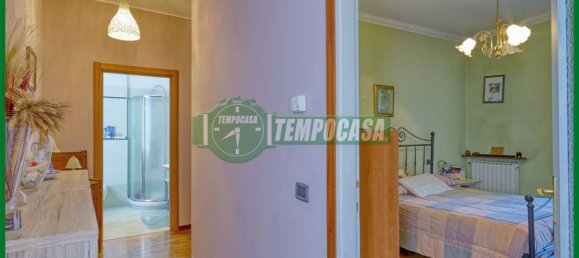 3 Schlafzimmer Villa in Varese, Italy, Nr. 307845 26