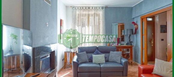 3 Schlafzimmer Villa in Varese, Italy, Nr. 307845 7