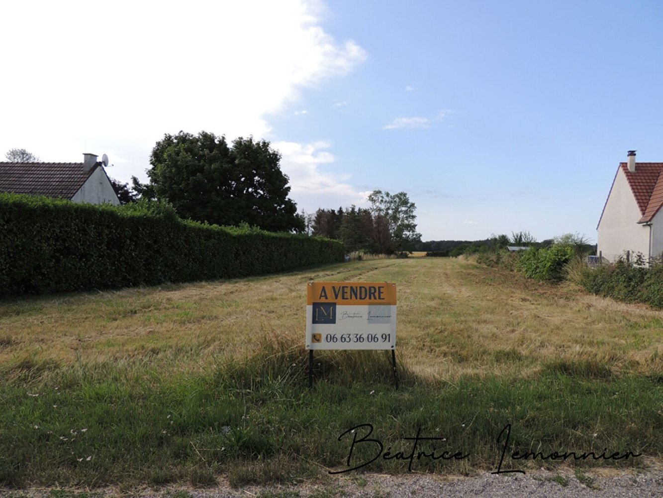 3460m² Land in Vrigny, France No. 86579