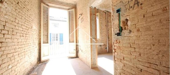 9 rooms House in Correggio, Italy No. 65075 9