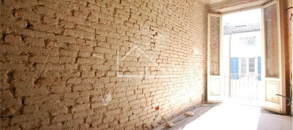 9 rooms House in Correggio, Italy No. 65075 8