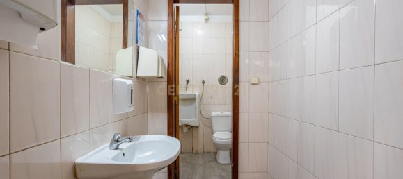 Коммерческая недвижимость с 3 спальнями в Лориш, Португалия № 180756 19