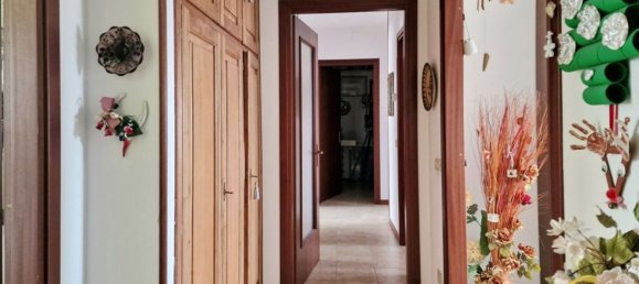 4-salle Appartement à Massa, Italy No. 73172 3