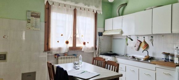 4-salle Appartement à Massa, Italy No. 73172 4