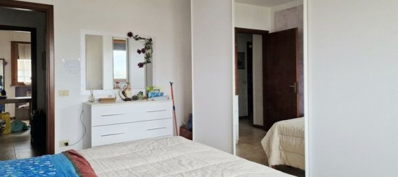 4-salle Appartement à Massa, Italy No. 73172 12