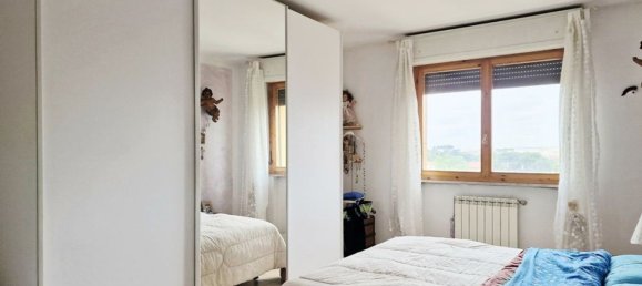 4-salle Appartement à Massa, Italy No. 73172 11
