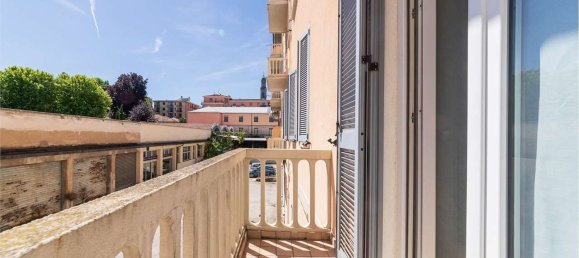 2 Schlafzimmer Wohnung in Varese, Italy, Nr. 375814 12