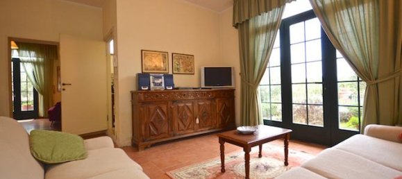 6 rooms Villa in Castiglione del Lago, Italy No. 68503 4