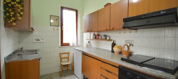6 rooms Villa in Castiglione del Lago, Italy No. 68503 10