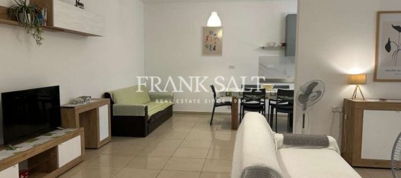3 bedrooms Maisonette in Paola, Malta No. 8199 4