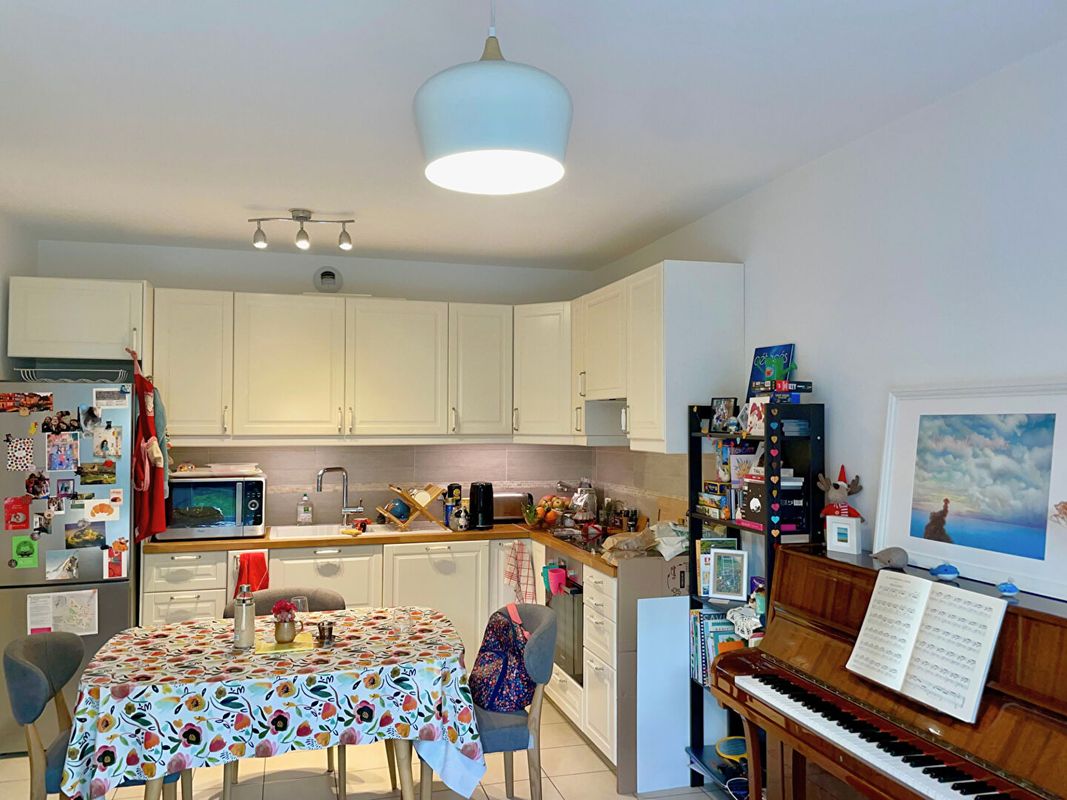 2 Schlafzimmer Wohnung in Cachan, France, Nr. 130472