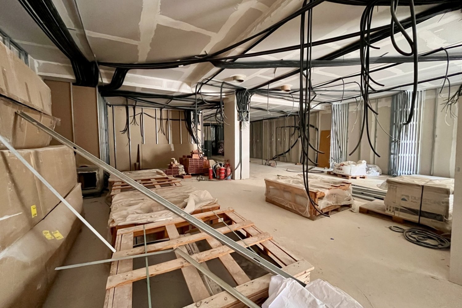 Propiedad comercial en La Zenia, Spain 145 m² No. 145488