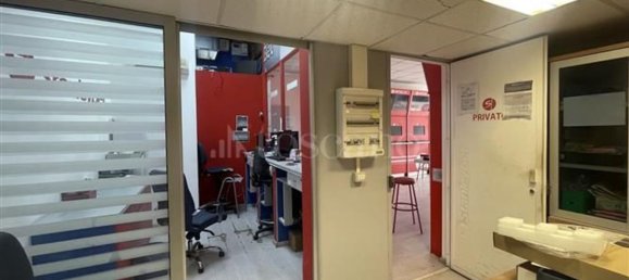 70m² Commercial property in Gravina di Catania, Italy No. 83580 6