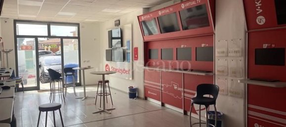 70m² Commercial property in Gravina di Catania, Italy No. 83580 3