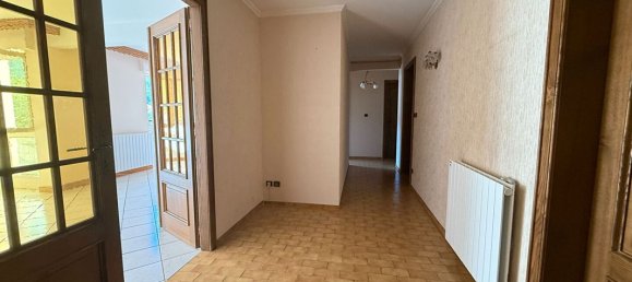 3 chambres Appartement à Haut-Rhin, France No. 277011 2