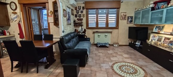 3غرفة شقة في Opera, Italy رقم 2322 6