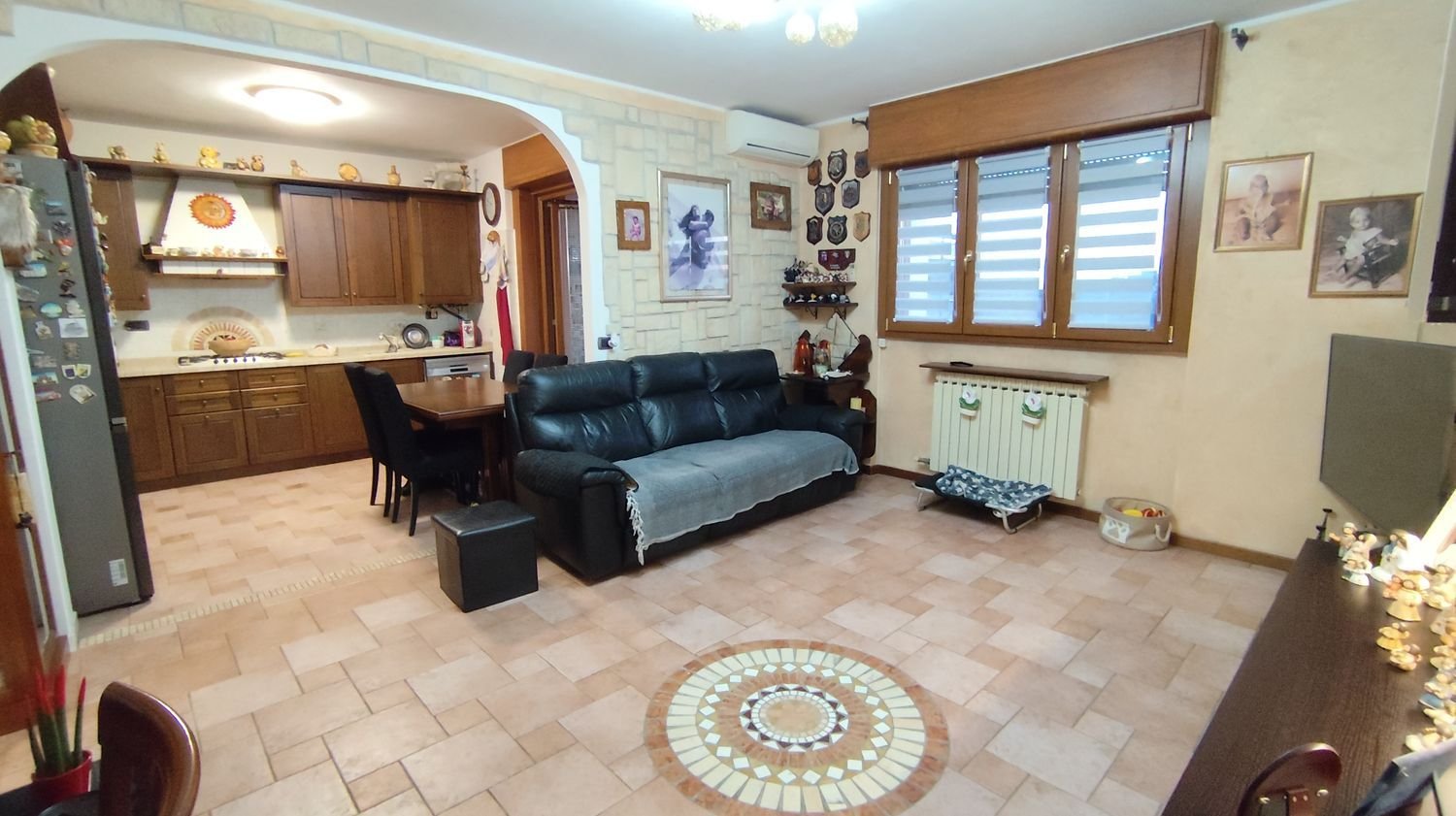 3غرفة شقة في Opera, Italy رقم 2322